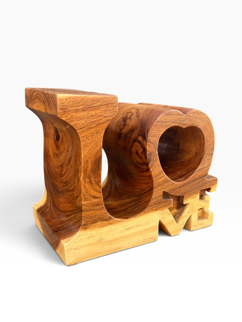 Handgemaakte houten LOVE decoratie