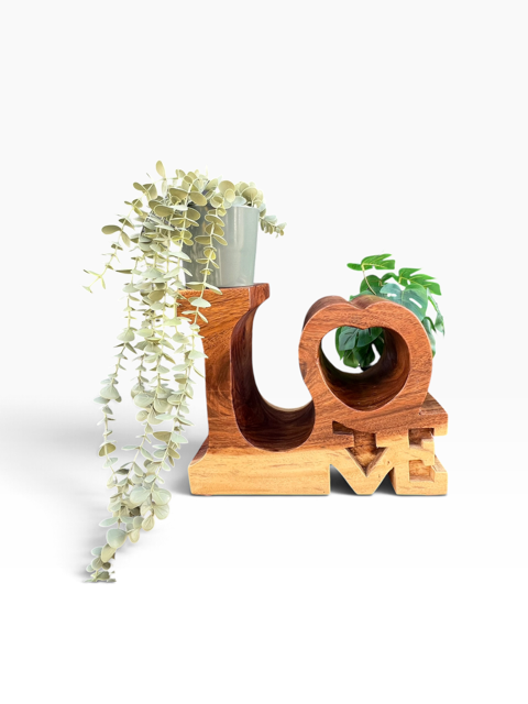 Handgemaakte houten LOVE decoratie