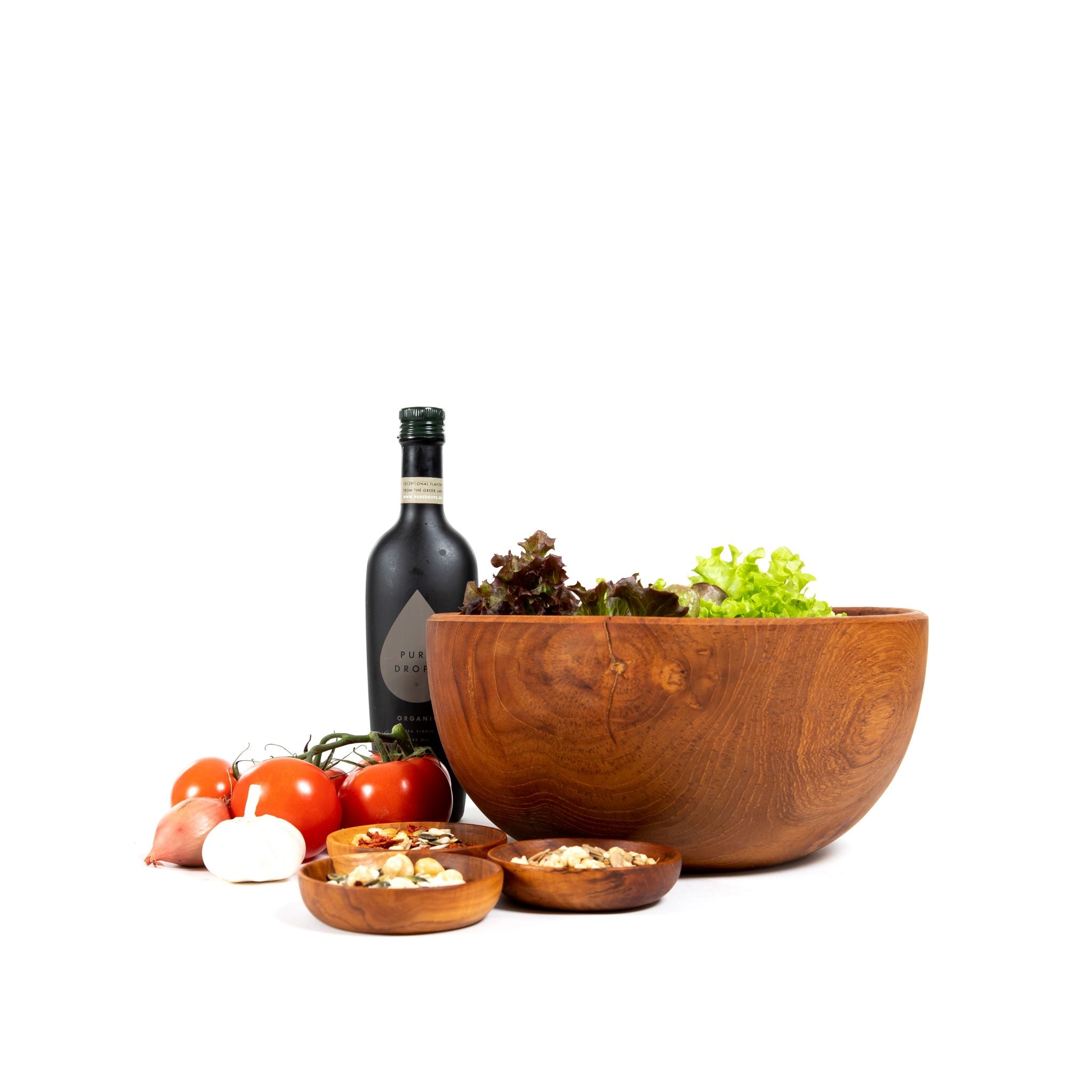 Slakom Pinta gevuld met sla en omringd met ingrediënten