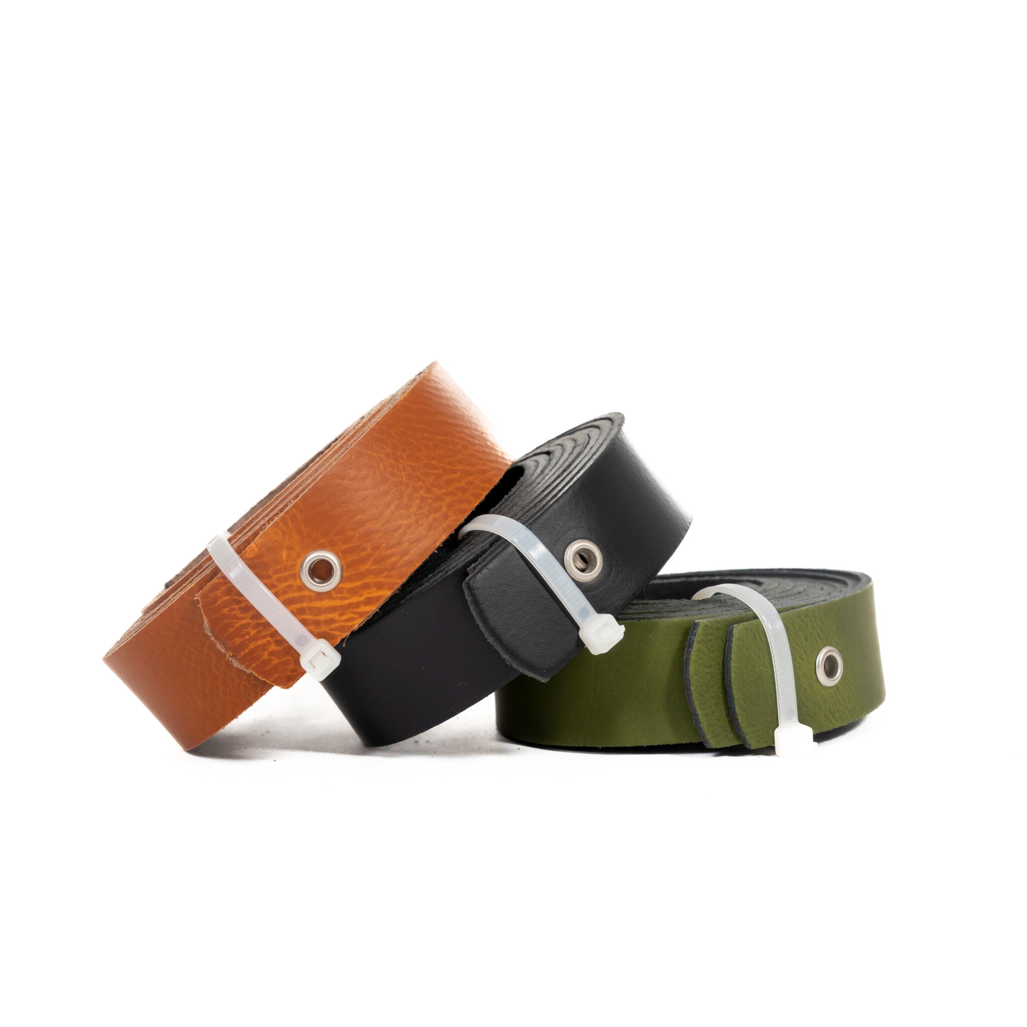 Leren plankdragers in drie kleuren: cognac, zwart en groen