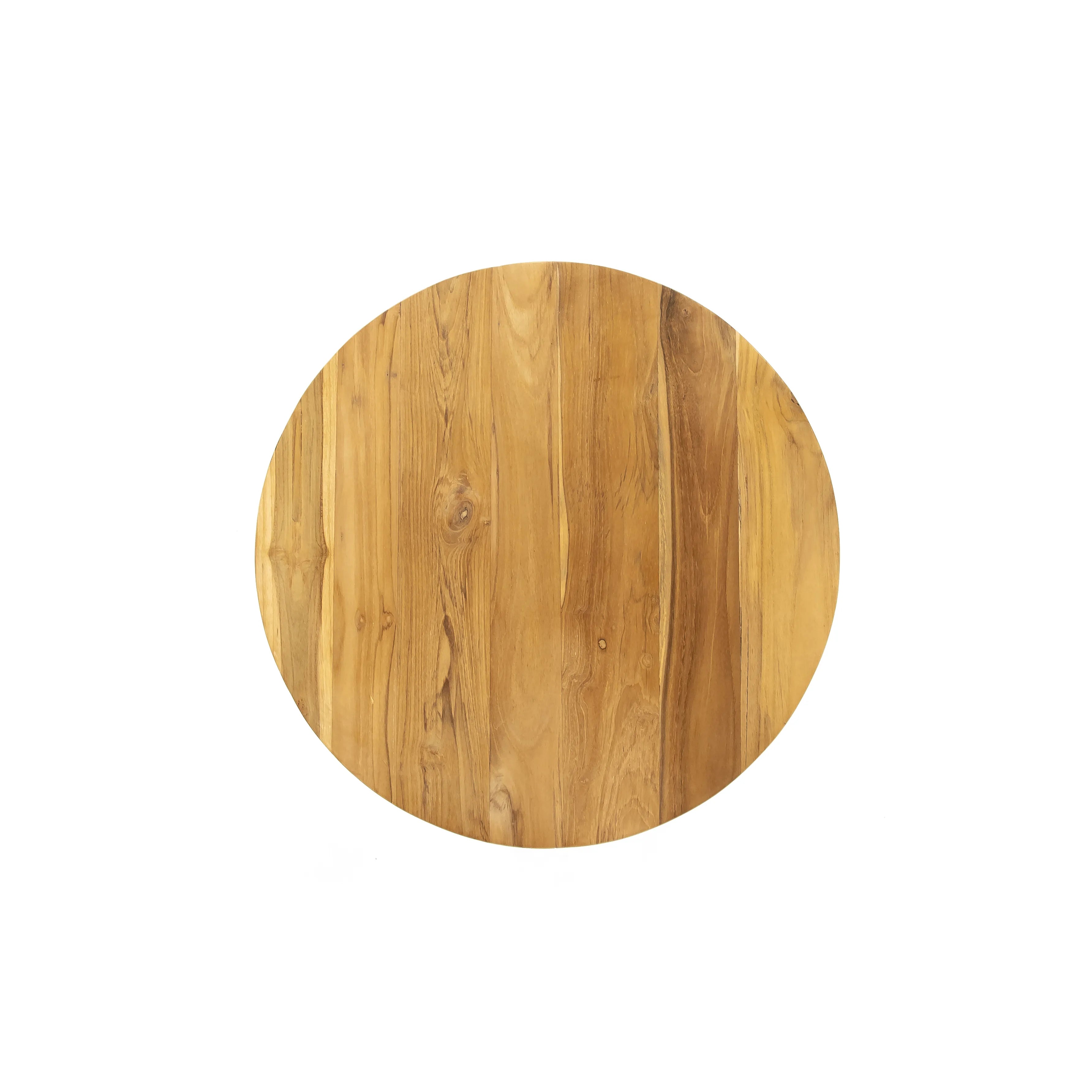 Close-up van het teakhouten tafelblad van de bijzettafel Lotte, met een natuurlijk houtpatroon.