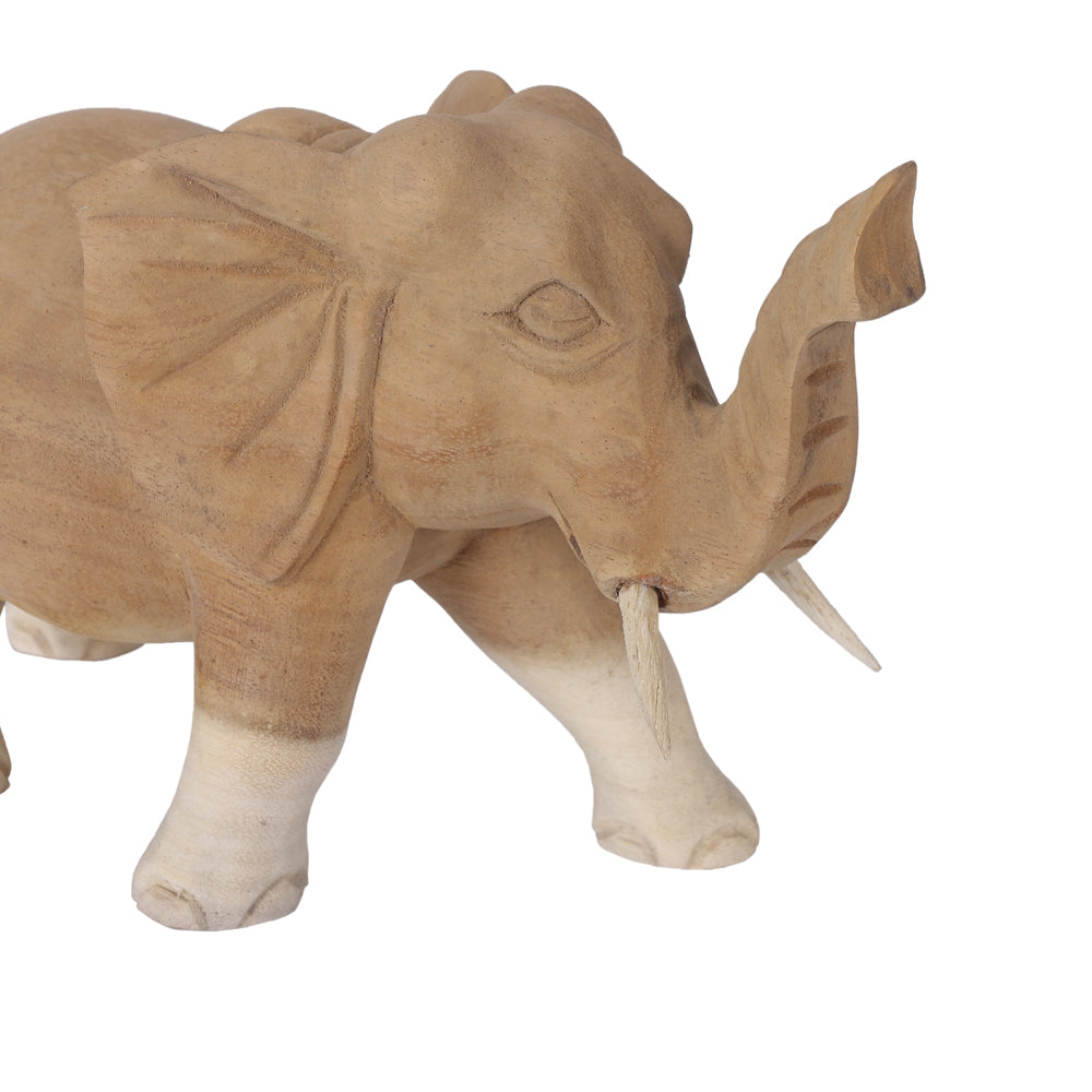 Detail van Elphas Small houten olifant met uitgesneden slurf, slagtanden en oren