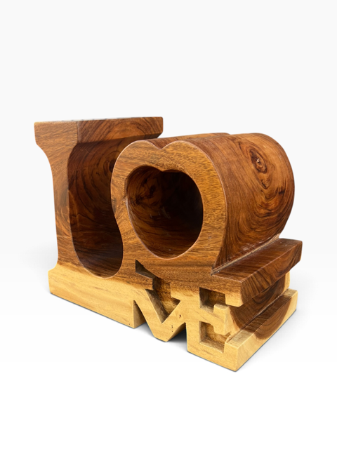 Handgemaakte houten LOVE decoratie