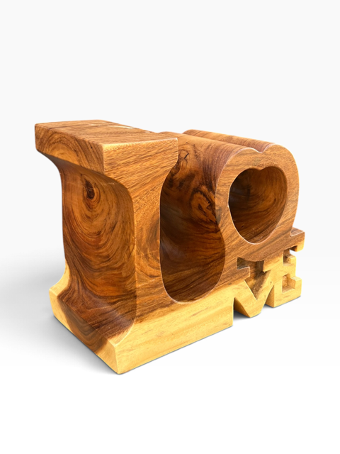 Handgemaakte houten LOVE decoratie