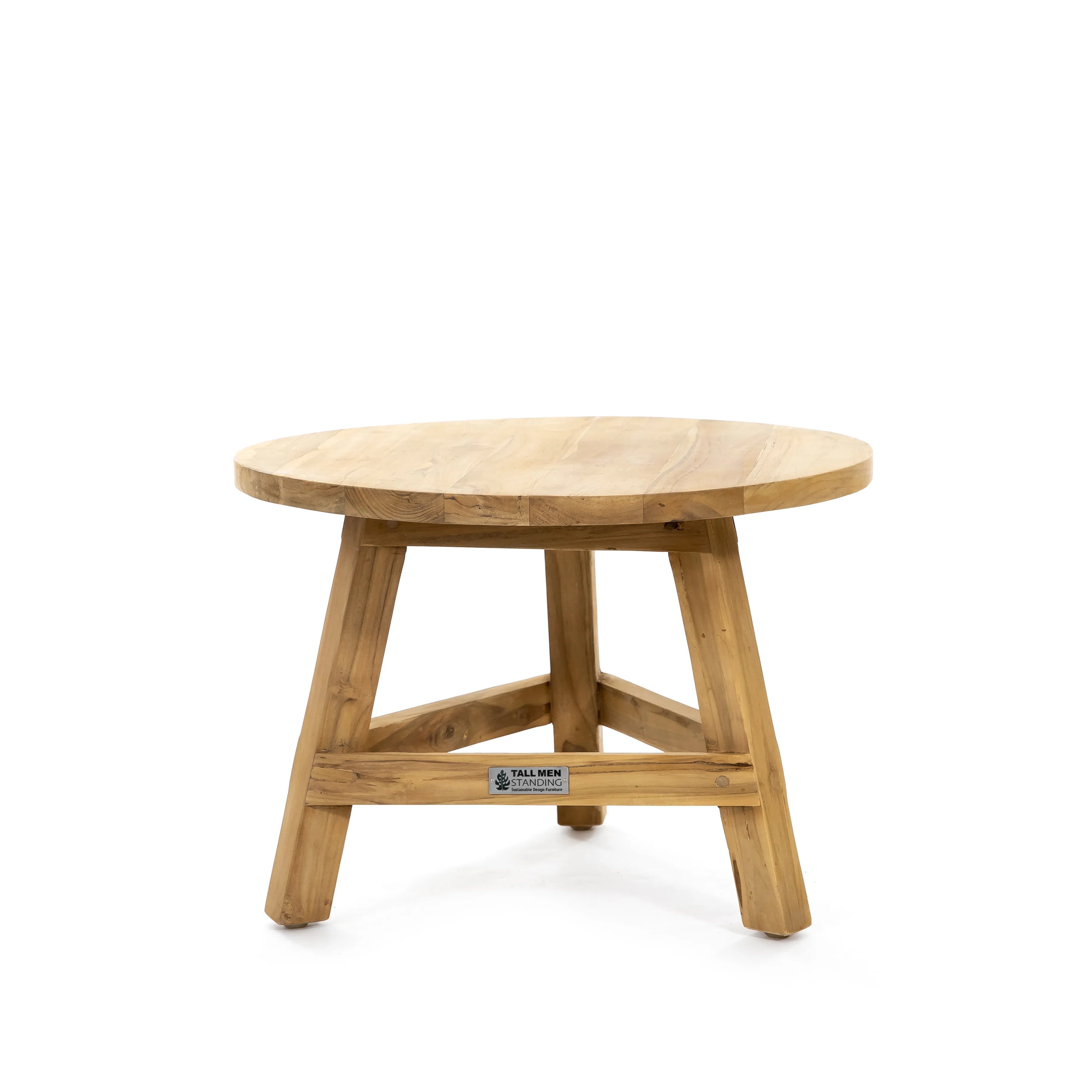 Foto van teakhouten salontafel met logo van Tall Men Standing