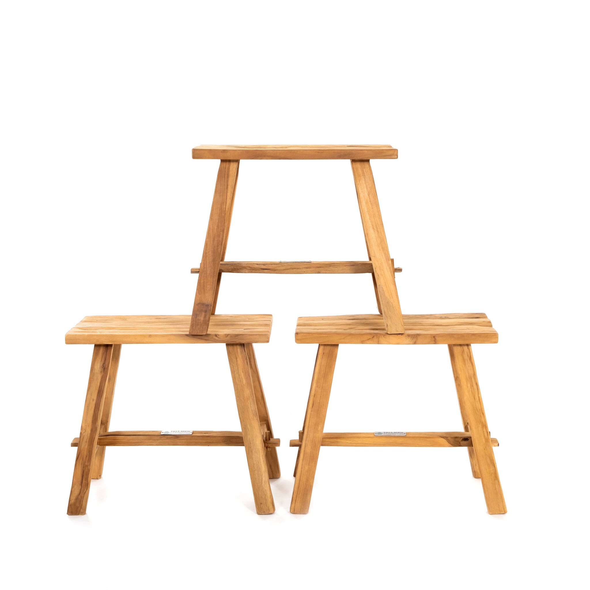 Teakhouten vintage krukjes gestapeld op elkaar