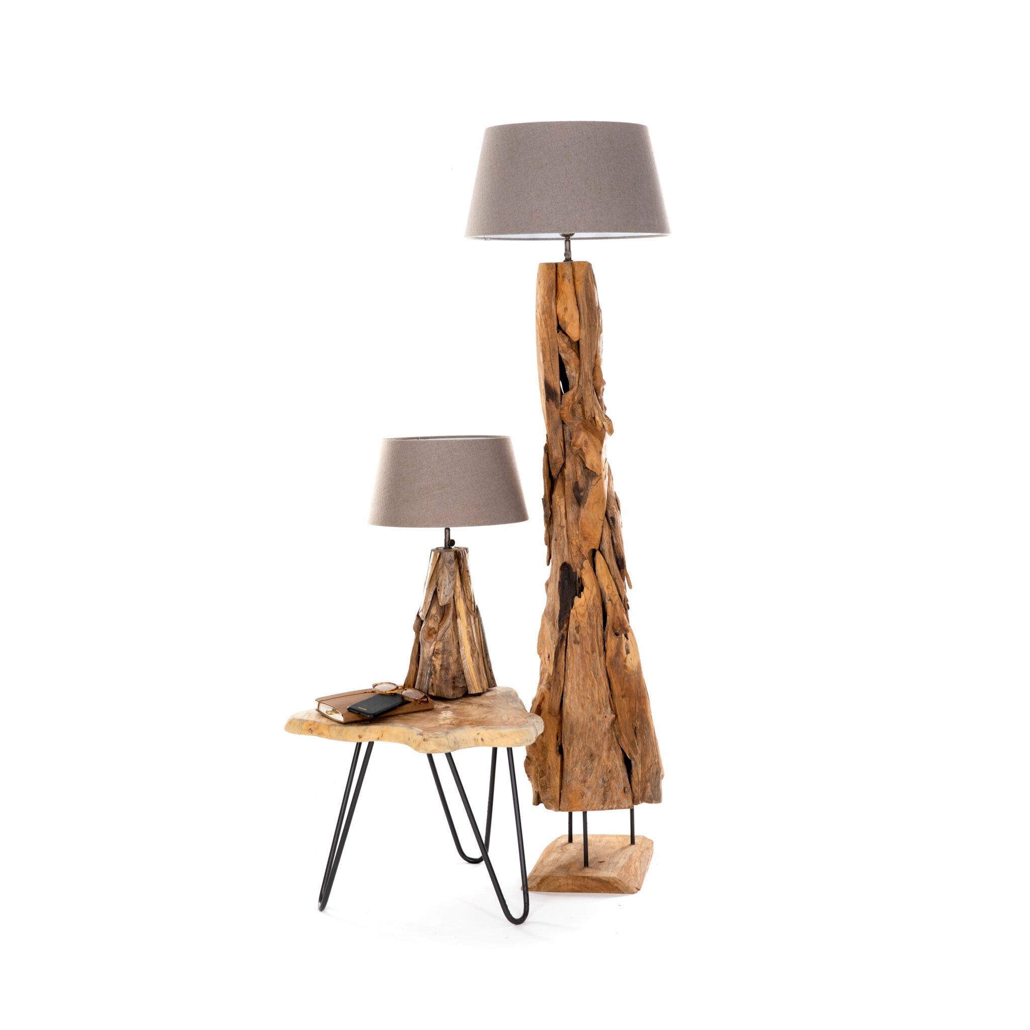 Koffietafel Anika teakhout opgesteld in een interieur, 39 cm hoog